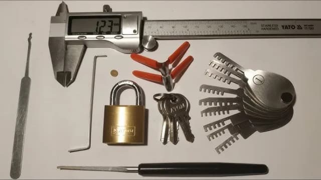 Jak otworzyć kłódkę bez kluczyka - skuteczne metody i ryzyka Jak otworzyć kłódkę bez kluczyka - skuteczne metody i ryzyka