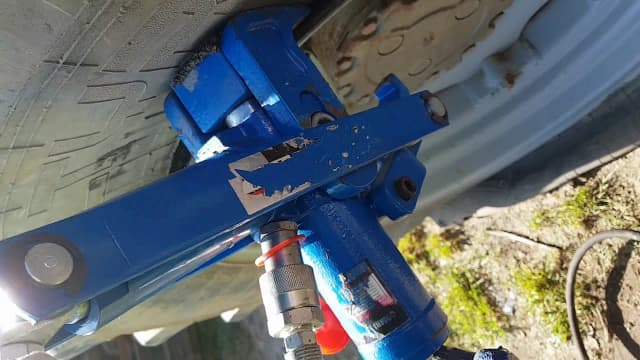 Jak zrobić zbijak do opon krok po kroku – prosty poradnik dla majsterkowiczów Jak zrobić zbijak do opon krok po kroku – prosty poradnik dla majsterkowiczów